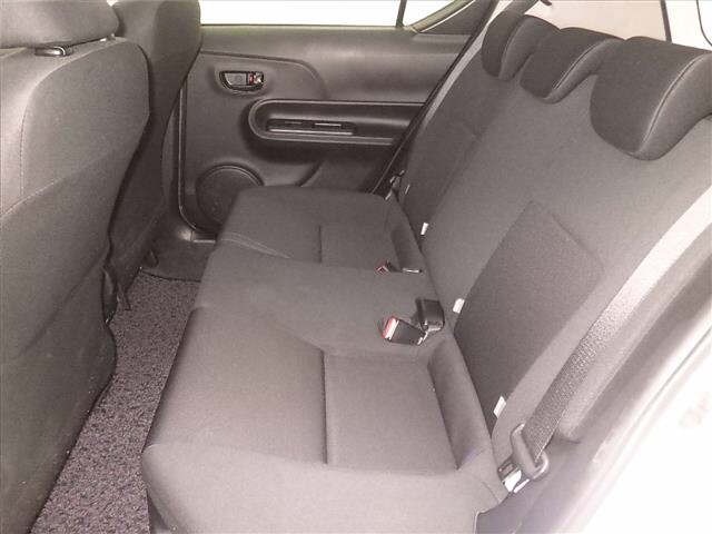 Toyota AQUA 2016 7425935-7
