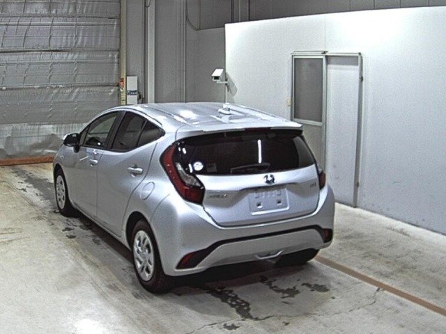 Toyota AQUA 2021 7425939-1