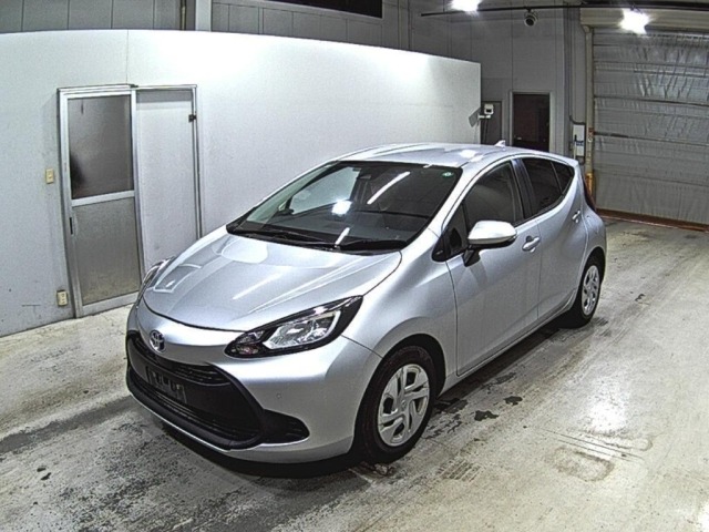 Toyota AQUA 2021 7425939-4
