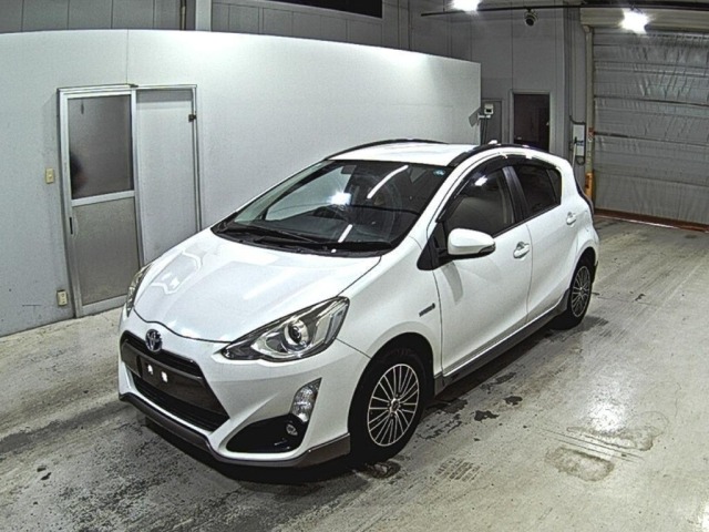 Toyota AQUA 2015 7425949-4