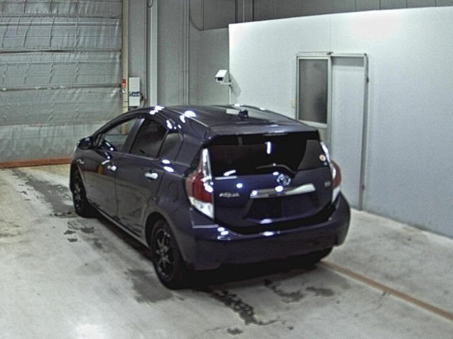 Toyota AQUA 2015 7425964-1
