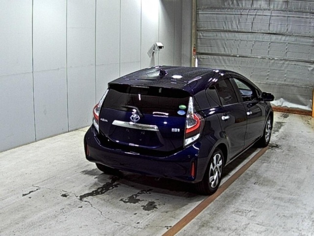 Toyota AQUA 2021 7425965-5