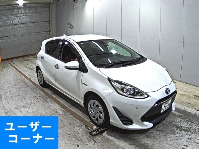Toyota AQUA 2018 7425986-0