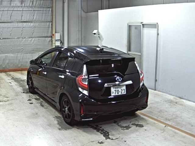 Toyota AQUA 2018 7425993-1