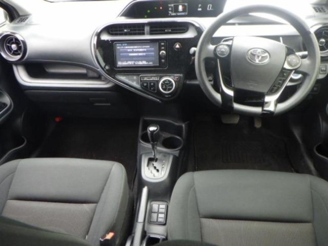 Toyota AQUA 2018 7425996-3