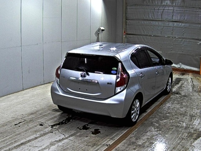 Toyota AQUA 2017 7426010-5