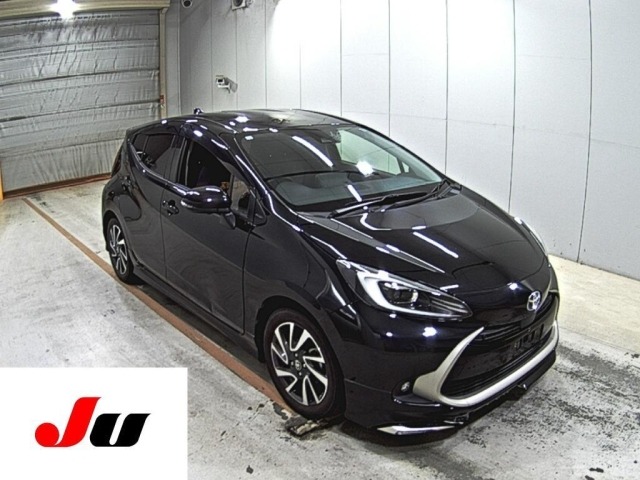 Toyota AQUA 2021 7426019-0