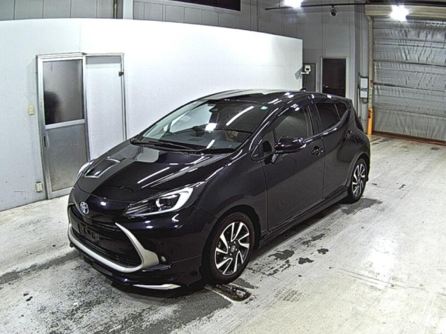 Toyota AQUA 2021 7426019-4