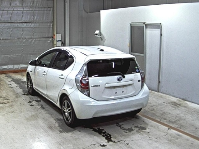 Toyota AQUA 2014 7426020-1