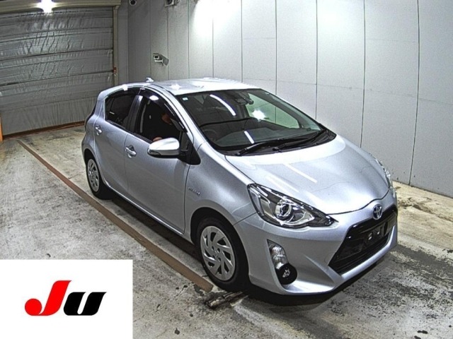 Toyota AQUA 2017 7426035-0