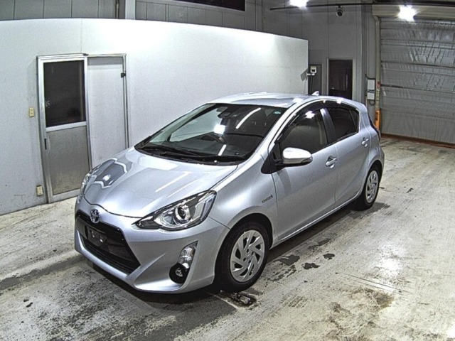 Toyota AQUA 2017 7426035-4