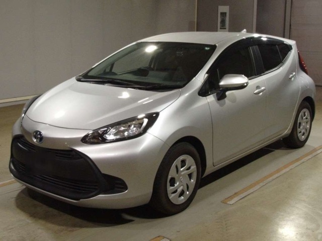 Toyota AQUA 2022 7426047-0
