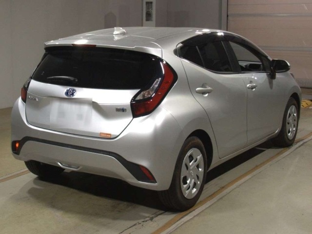 Toyota AQUA 2022 7426047-1