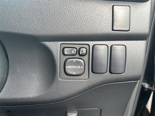Toyota BB 2008 7429690-17