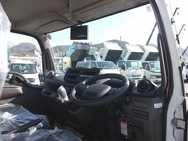 Mitsubishi CANTER 2024 7421898-3