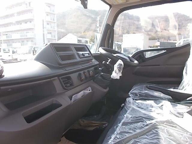 Mitsubishi CANTER 2024 7421898-4