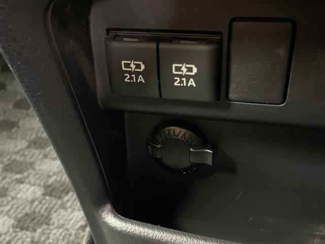 Toyota ESQUIRE 2017 7429006-11