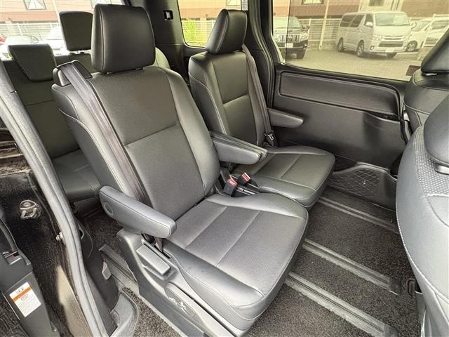 Toyota ESQUIRE 2017 7429011-9