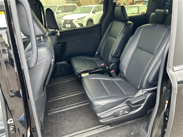 Toyota ESQUIRE 2018 7429016-9