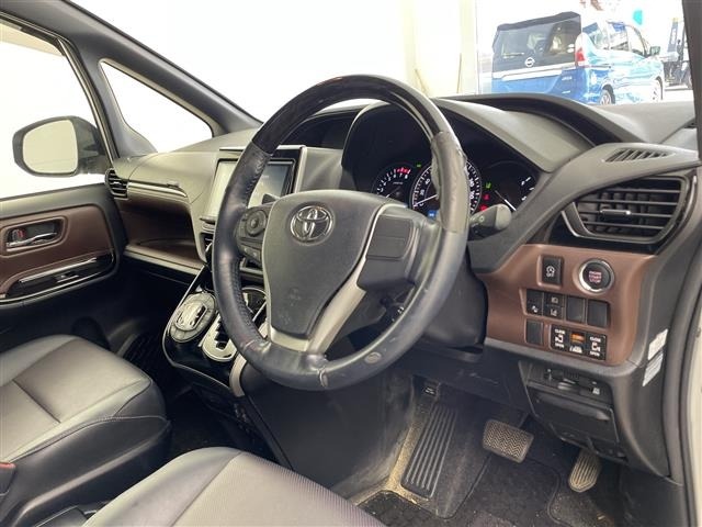 Toyota ESQUIRE 2017 7429019-1