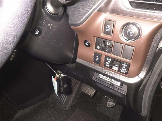 Toyota ESQUIRE 2017 7429023-8