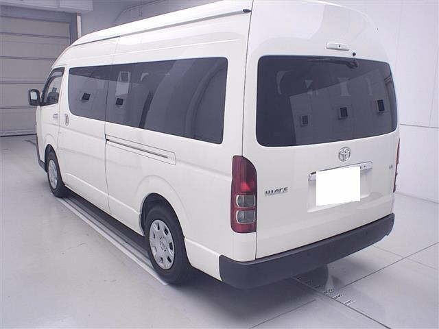 Toyota HIACE COMMUTER 2026 7428170-1
