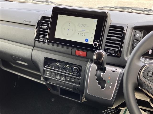 Toyota HIACE VAN 2026 7428948-12