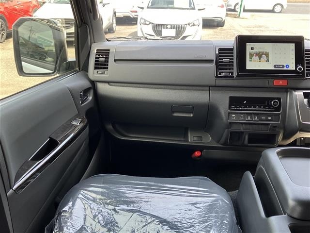 Toyota HIACE VAN 2026 7428948-7