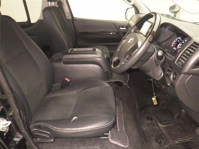 Toyota HIACE VAN 2018 7429007-5