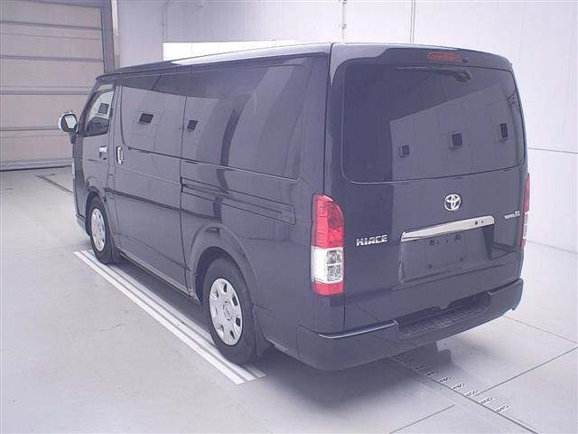 Toyota HIACE VAN 2015 7429010-1