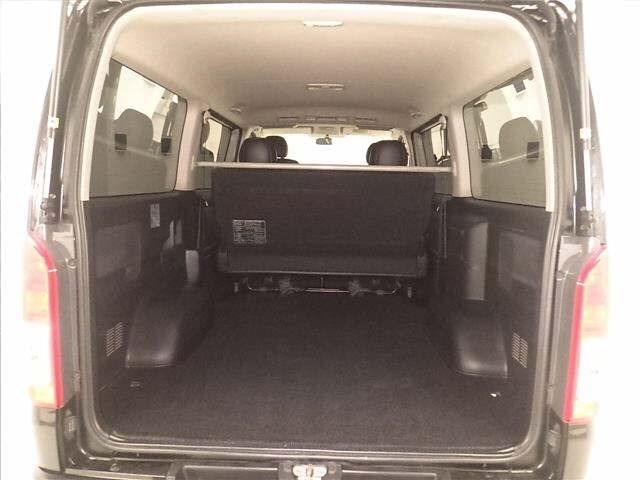 Toyota HIACE VAN 2015 7429010-7