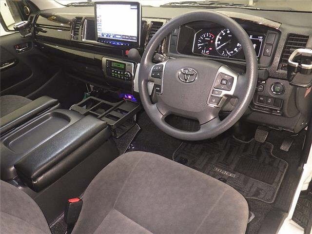 Toyota HIACE WAGON 2023 7429946-3