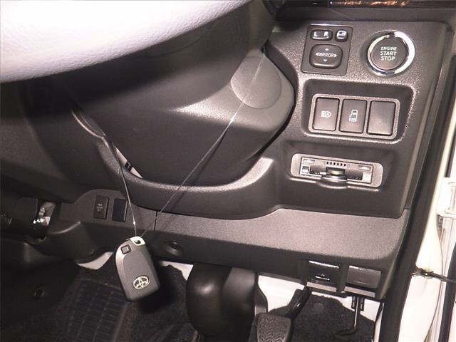 Toyota HIACE WAGON 2023 7429946-9