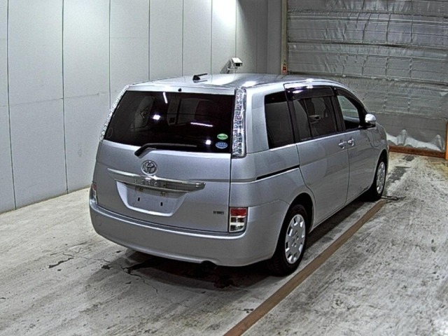 Toyota ISIS 2014 7428106-5