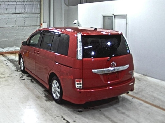 Toyota ISIS 2014 7428108-1