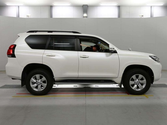 Toyota LAND CRUISER PRADO 2022 7428396-3