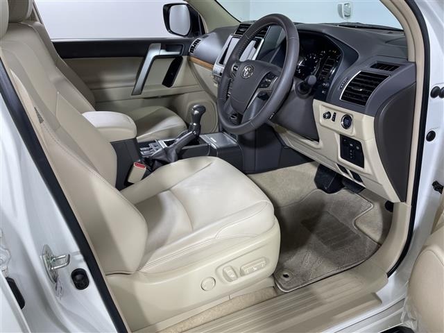 Toyota LAND CRUISER PRADO 2023 7428657-6