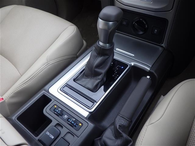 Toyota LAND CRUISER PRADO 2023 7428658-10