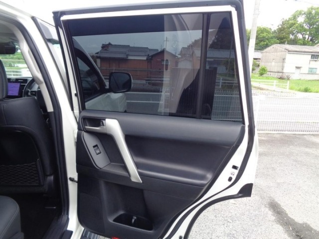 Toyota LAND CRUISER PRADO 2022 7428663-11