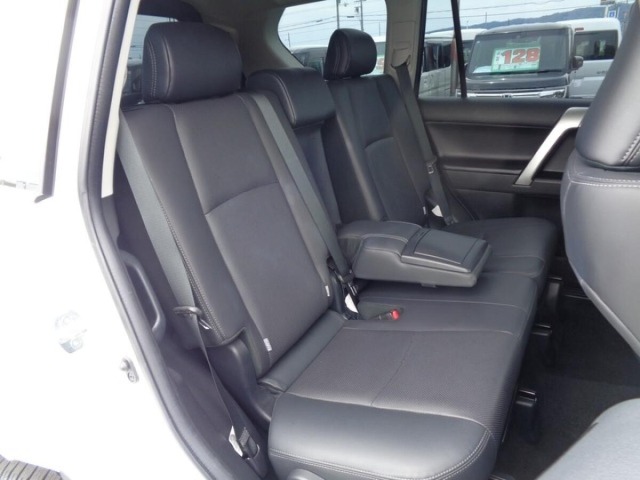 Toyota LAND CRUISER PRADO 2022 7428663-13