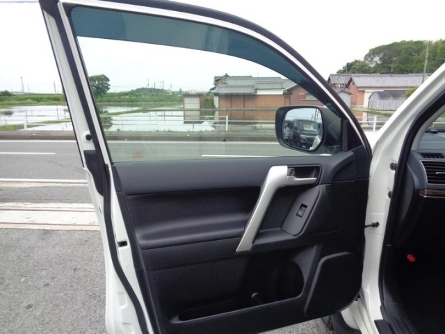 Toyota LAND CRUISER PRADO 2022 7428663-17