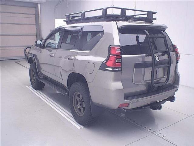 Toyota LAND CRUISER PRADO 2023 7428679-1