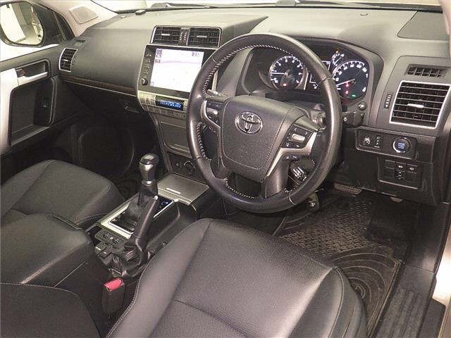 Toyota LAND CRUISER PRADO 2023 7428679-3