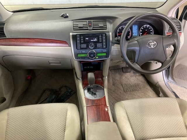 Toyota PREMIO 2010 7429761-3