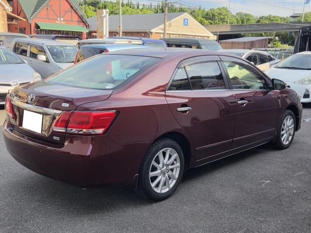 Toyota PREMIO 2017 7429765-1