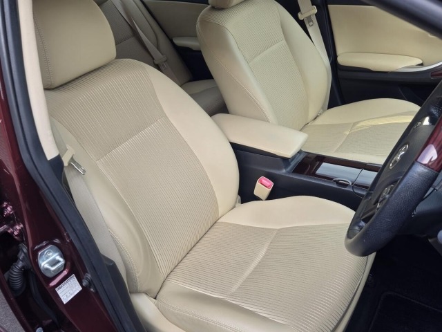 Toyota PREMIO 2017 7429765-5