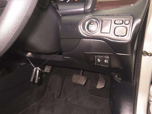 Toyota PREMIO 2017 7429767-8