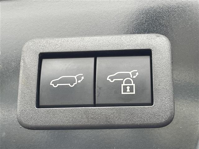 Toyota PRIUS 2025 7428504-19