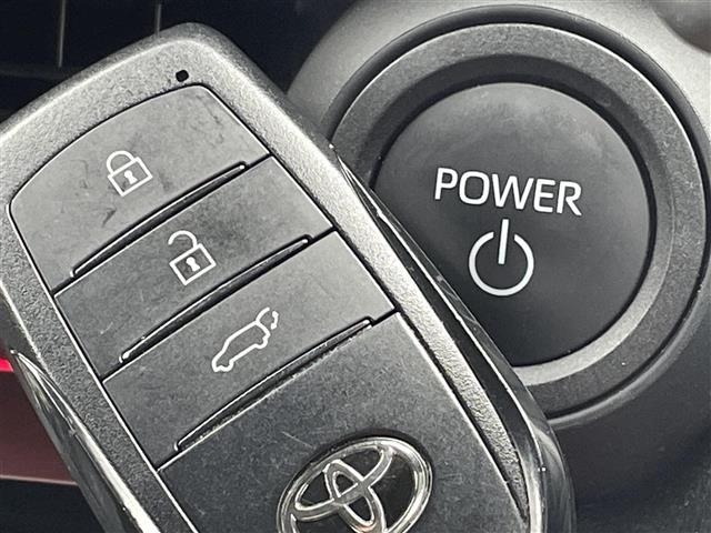 Toyota PRIUS 2025 7428504-7