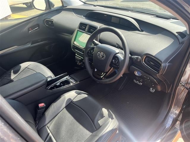Toyota PRIUS 2022 7428651-8